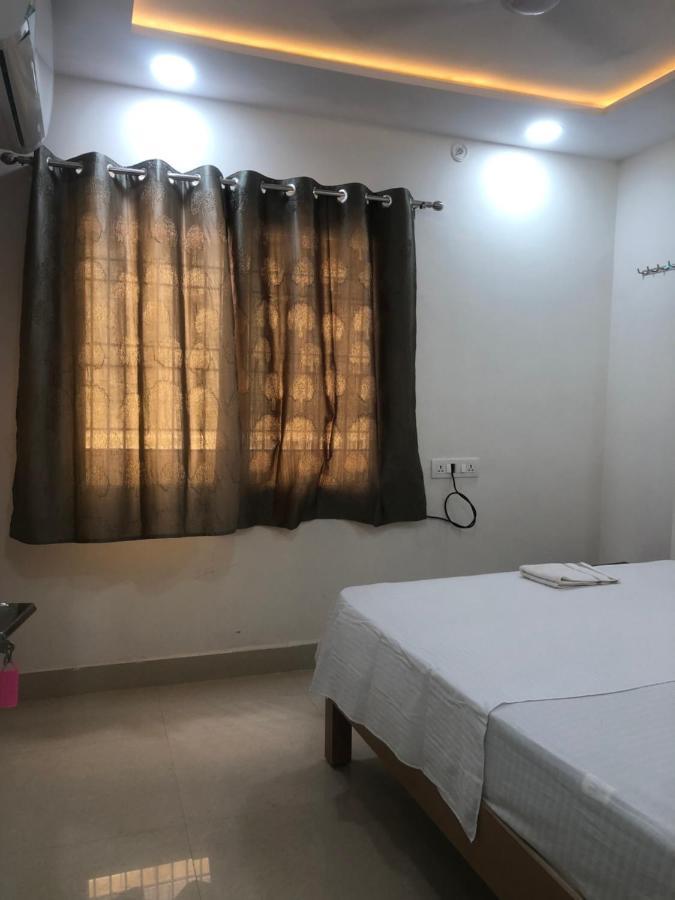 Purple Lotus Hotel Varanasi Exterior foto